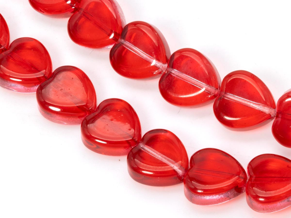 Бусины стеклянные Сердце красные полупрозрачные. 10 мм. Нитка ~34 см (~34 шт.)