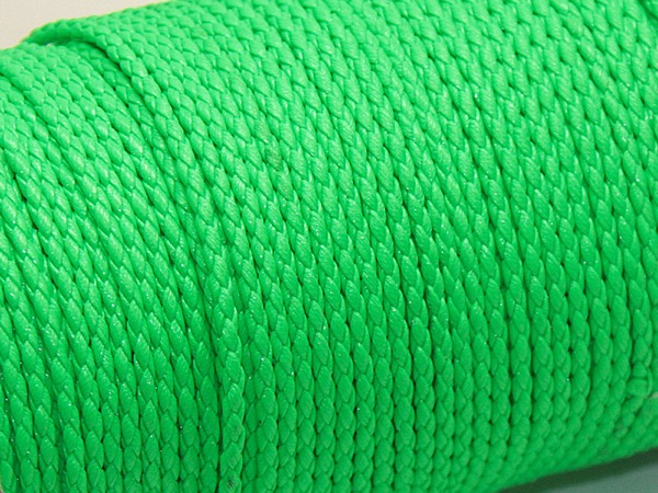 Шнур кожзам 3 мм плетеный ярко-зеленый. 20 см