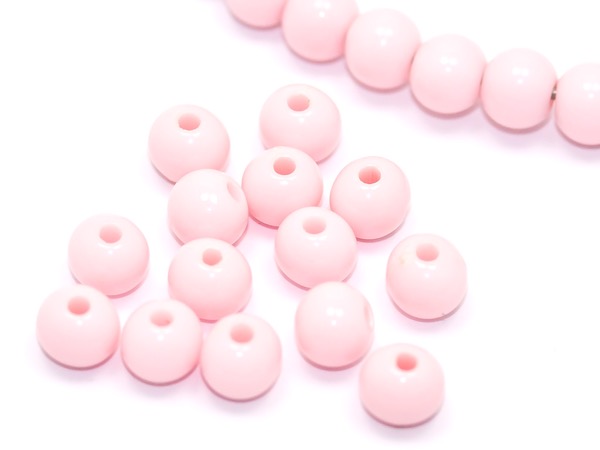 Бусины пластик круглые светло-розовые. 6 мм. 30 шт.